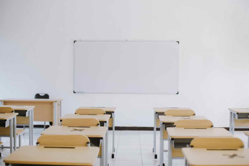 Maliarske práce pre školy - škôlky - univerzity - Nitriansky kraj